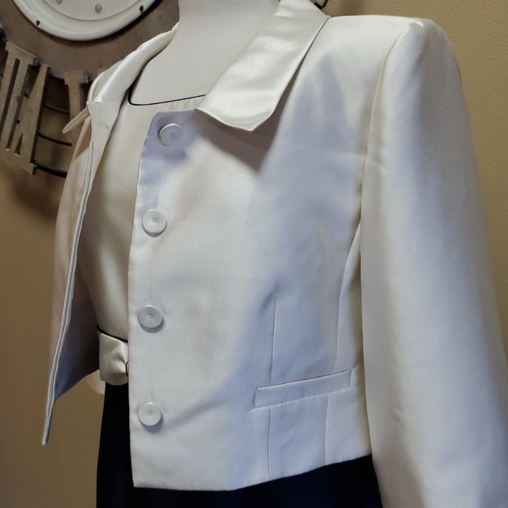 New Tahari 2 Piece Set - Picture 4 of 12